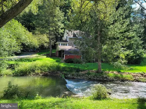 5490 Hamilton Gap Ln, Spruce Creek, PA 16683