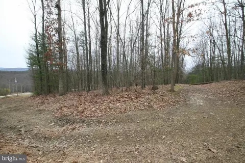 000 Valley View Rd, Three Springs, PA 17264