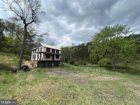 21377 Spring Hill Dr, Three Springs, PA 17264