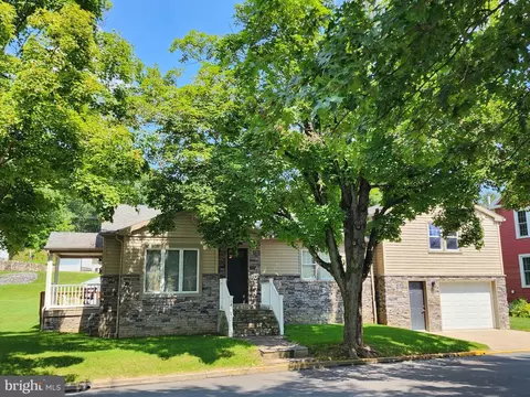 1417 Scott St, Huntingdon, PA 16652