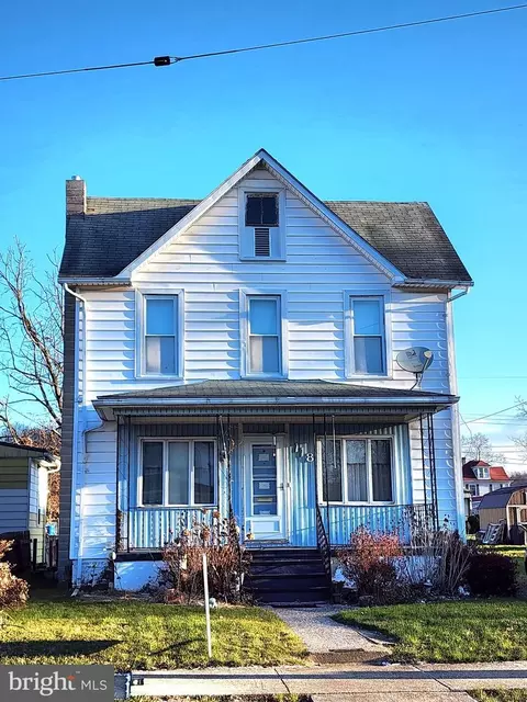 118 W Walnut St, Mount Union, PA 17066