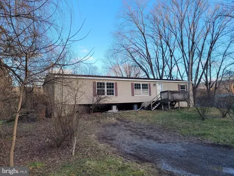 119 Iron St, Rockhill Furnace, PA 17249