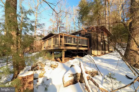 7787 Pine Ln, Huntingdon, PA 16652