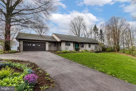 2287 Spruce Creek Rd, Pennsylvania Furnace, PA 16865