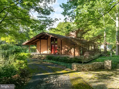 9204 Playhouse Rd, Petersburg, PA 16669