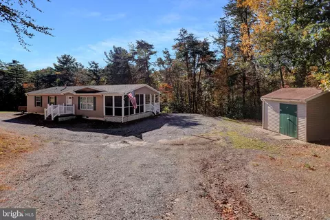 6835 Lakeway Dr, Huntingdon, PA 16652