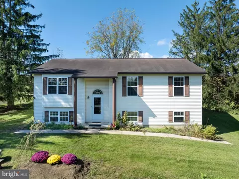 9227 Greenwood Rd, Petersburg, PA 16669