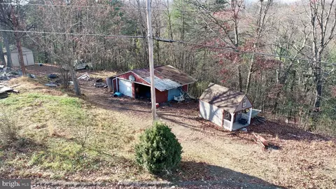 21382 Springhill Dr, Three Springs, PA 17264