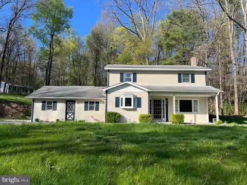 2742 Pennington Rd, Tyrone, PA 16686