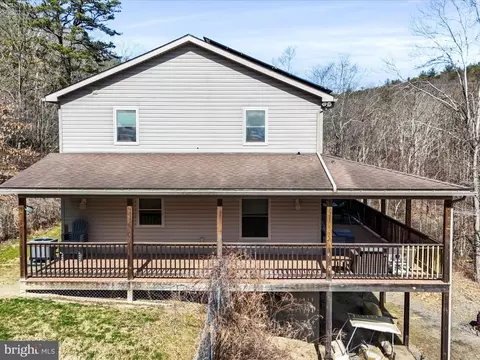 16583 Oakwood Dr, James Creek, PA 16657