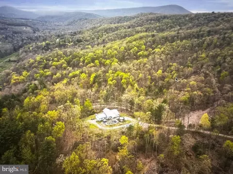 10257 Divens Ln, Mill Creek, PA 17060