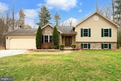 1761 On Point Ln, Warriors Mark, PA 16877
