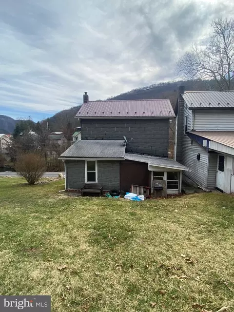 546 Ridge St, Mapleton Depot, PA 17052 photo 4
