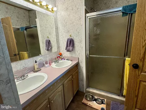 Bath - 7192 Coder Rd, Huntingdon, PA 16652 photo 1 of 4
