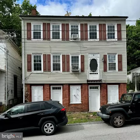 5569 Bouquet St, Huntingdon, PA 16652