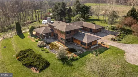 9356 Playhouse Rd, Petersburg, PA 16669