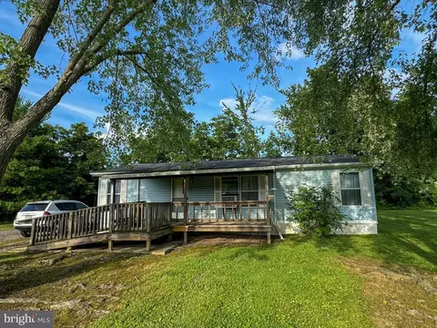 14393 Carl St, Mount Union, PA 17066