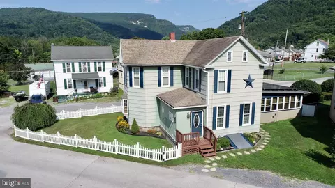 438 Grant St, Mapleton Depot, PA 17052 photo 2