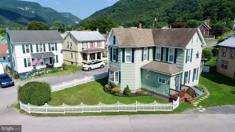 438 Grant St, Mapleton Depot, PA 17052 photo 3