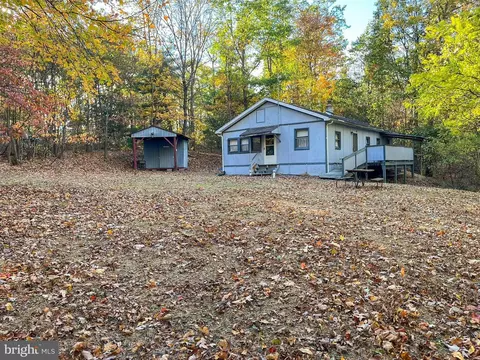 9766 Valley View Rd, Three Springs, PA 17264