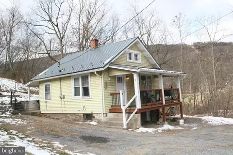 237 W Davis St, Mount Union, PA 17066