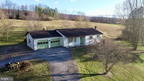 21295 Van Burren Rd, Blairs Mills, PA 17213