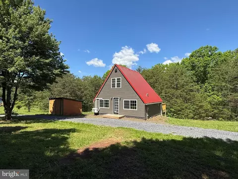 7505 Mountain View Dr, Three Springs, PA 17264