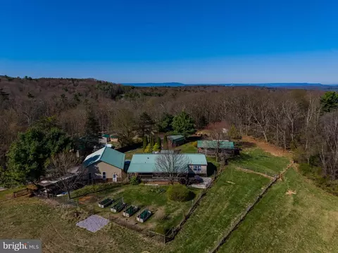 7820 Mccalls Hill Rd, Huntingdon, PA 16652