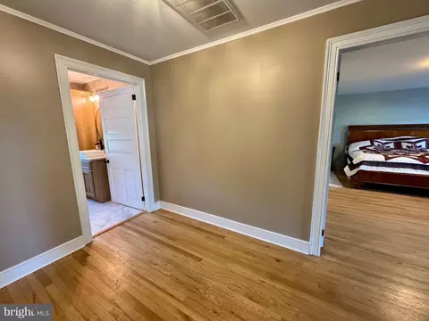 Entry Way - 11698 Chaney Spring Rd, Huntingdon, PA 16652 photo 7 of 10