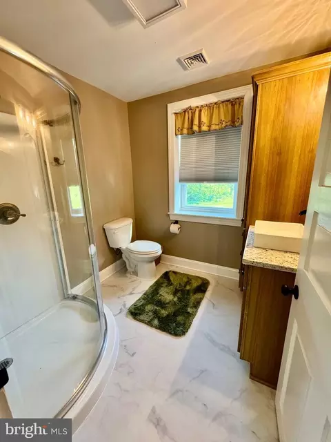 Bath - 11698 Chaney Spring Rd, Huntingdon, PA 16652 photo 4 of 7