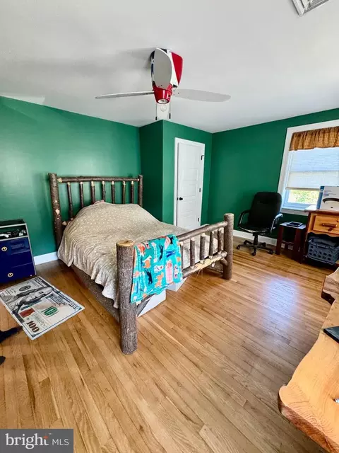 Bedroom - 11698 Chaney Spring Rd, Huntingdon, PA 16652 photo 4 of 8