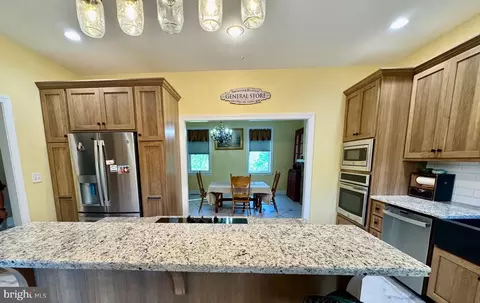 Kitchen - 11698 Chaney Spring Rd, Huntingdon, PA 16652 photo 10 of 13