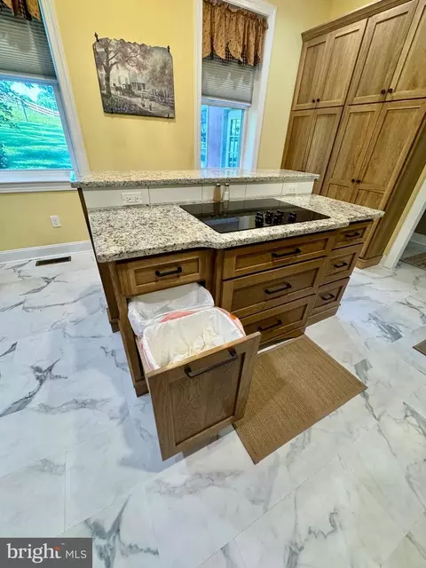 Kitchen - 11698 Chaney Spring Rd, Huntingdon, PA 16652 photo 8 of 13