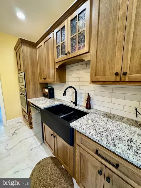 Kitchen - 11698 Chaney Spring Rd, Huntingdon, PA 16652 photo 11 of 13