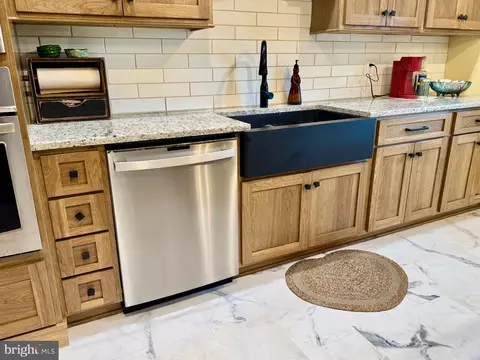 Kitchen - 11698 Chaney Spring Rd, Huntingdon, PA 16652 photo 3 of 13