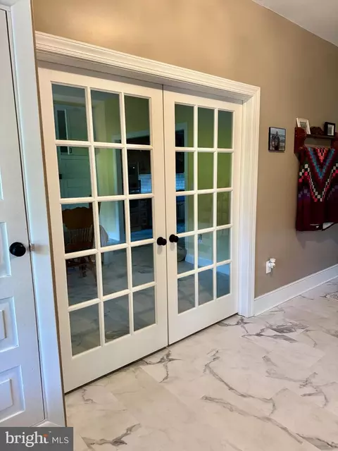 Entry Way - 11698 Chaney Spring Rd, Huntingdon, PA 16652 photo 2 of 10