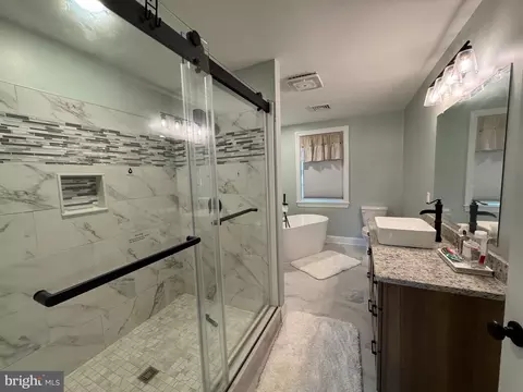 Bath - 11698 Chaney Spring Rd, Huntingdon, PA 16652 photo 2 of 7