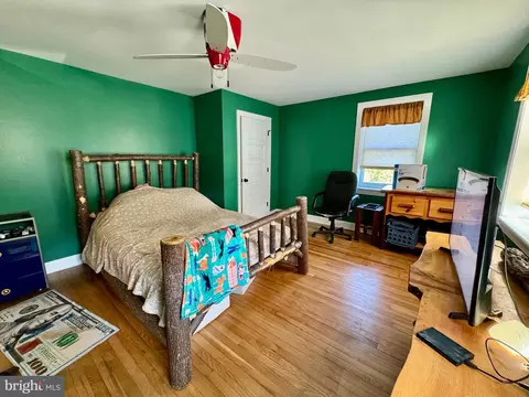 Bedroom - 11698 Chaney Spring Rd, Huntingdon, PA 16652 photo 5 of 8