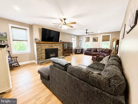 Living - 11698 Chaney Spring Rd, Huntingdon, PA 16652 photo 1 of 3