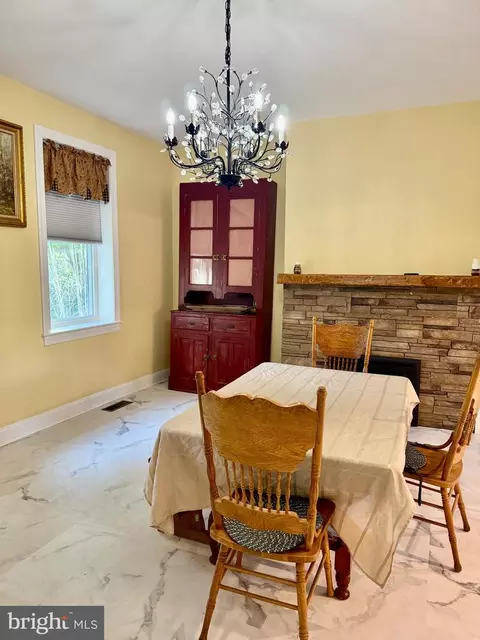 Dining - 11698 Chaney Spring Rd, Huntingdon, PA 16652 photo 3 of 3