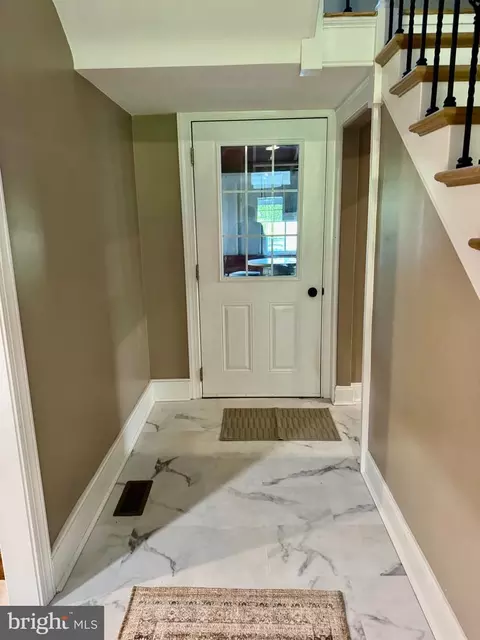 Entry Way - 11698 Chaney Spring Rd, Huntingdon, PA 16652 photo 10 of 10