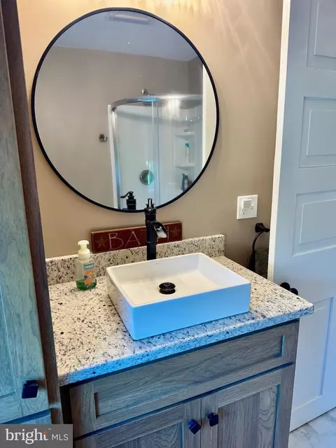 Bath - 11698 Chaney Spring Rd, Huntingdon, PA 16652 photo 6 of 7