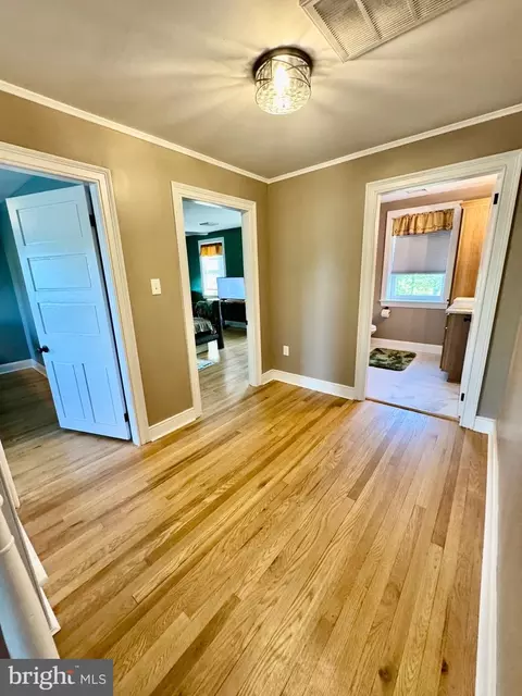 Entry Way - 11698 Chaney Spring Rd, Huntingdon, PA 16652 photo 8 of 10