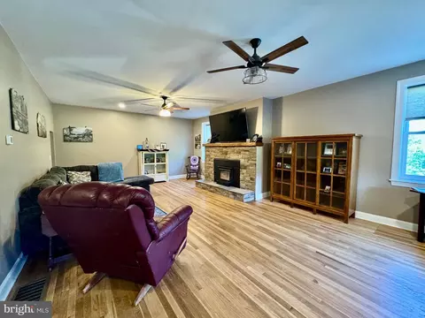 Living - 11698 Chaney Spring Rd, Huntingdon, PA 16652 photo 2 of 3