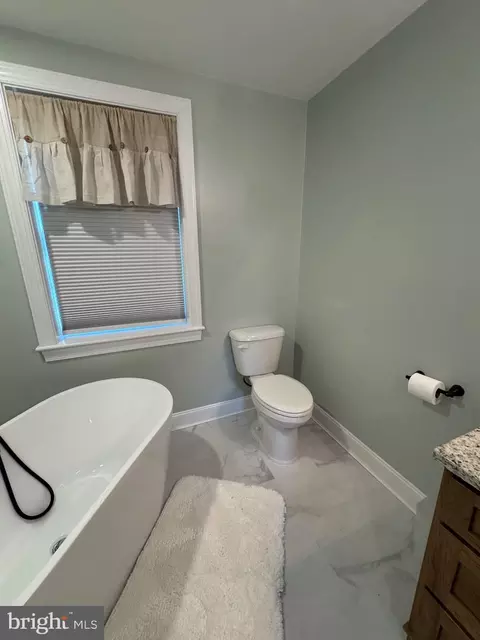Bath - 11698 Chaney Spring Rd, Huntingdon, PA 16652 photo 3 of 7