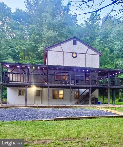 9215 Elliots Run Rd, Three Springs, PA 17264