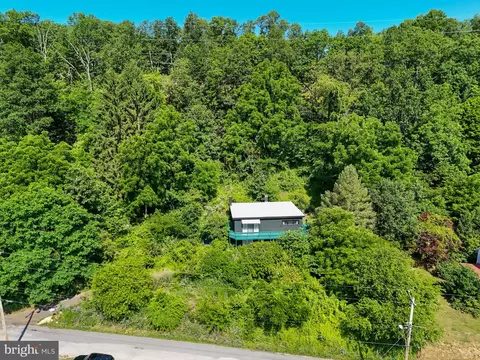 510 S Washington St, Mount Union, PA 17066