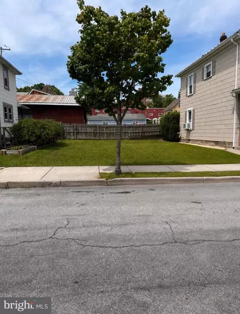 513 16th St, Huntingdon, PA 16652
