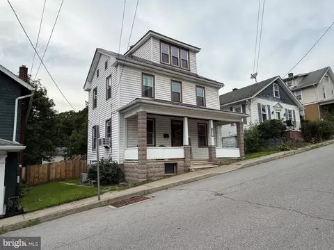 805 5th St, Huntingdon, PA 16652