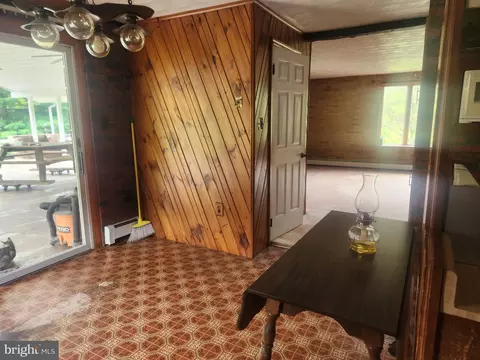 Entry Way - 17059 Smith Valley Rd, Mapleton Depot, PA 17052 photo 4 of 9
